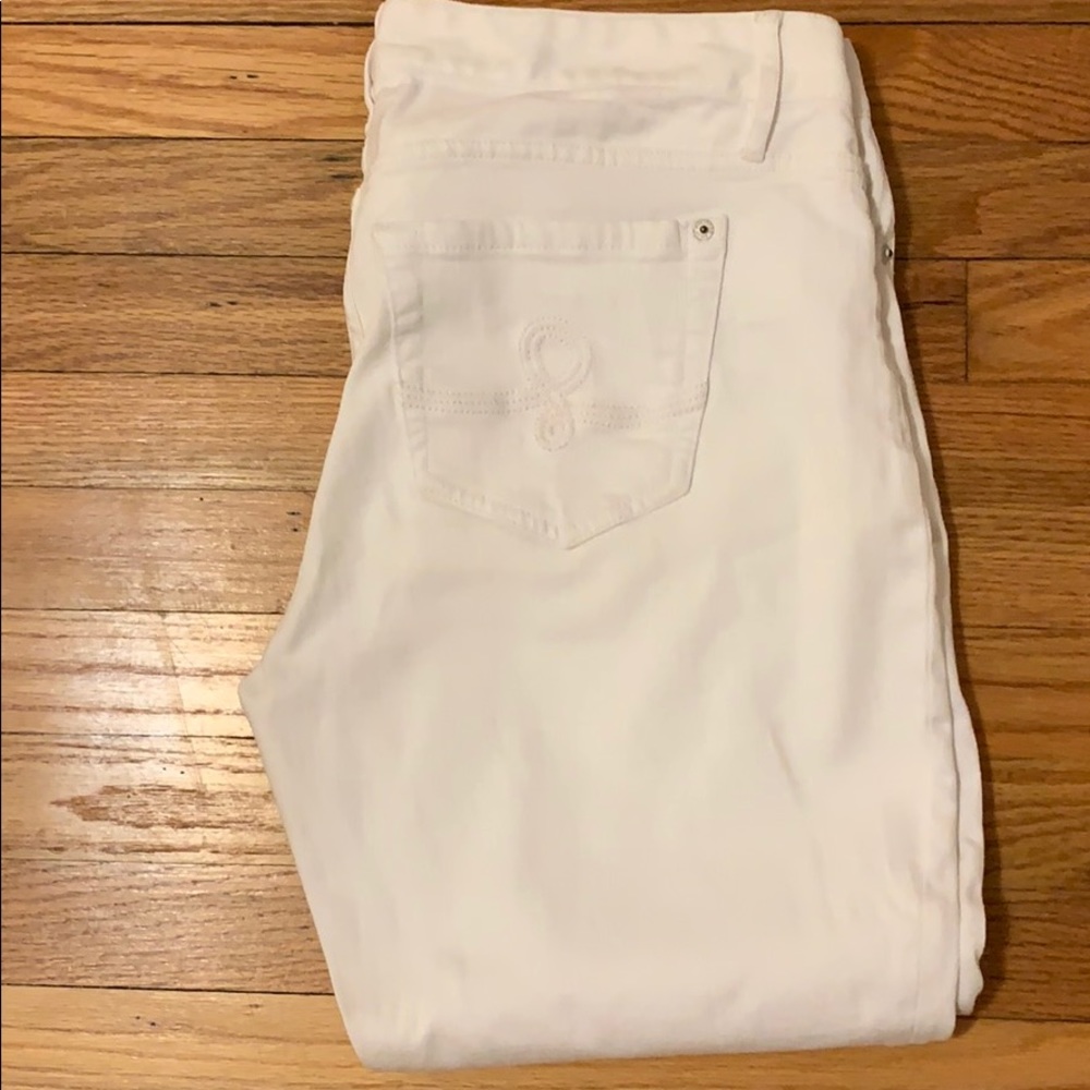 Lilly Pulitzer white Babe Capri Jeans. Size 14